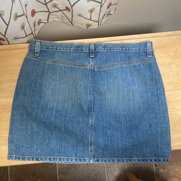 Gap Basic Mini Jean Skirt Size 10 - Picture 2 of 3
